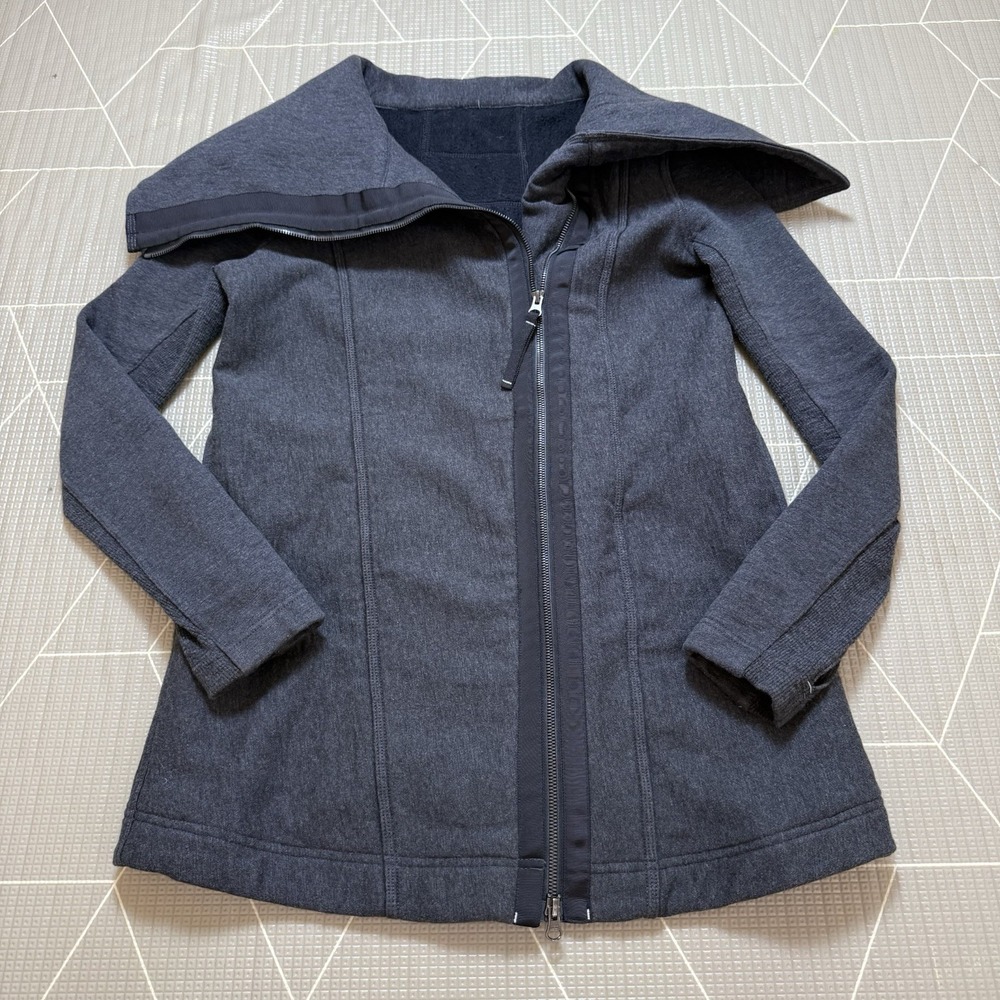 Lululemon Virasana Blanket Wrap Jacket Womens 6 Gray Asymmetrical Zip Funnel